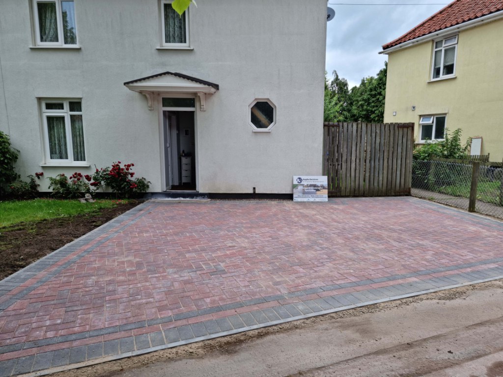 This is a newly installed block paved drive installed by Hitchin Driveways