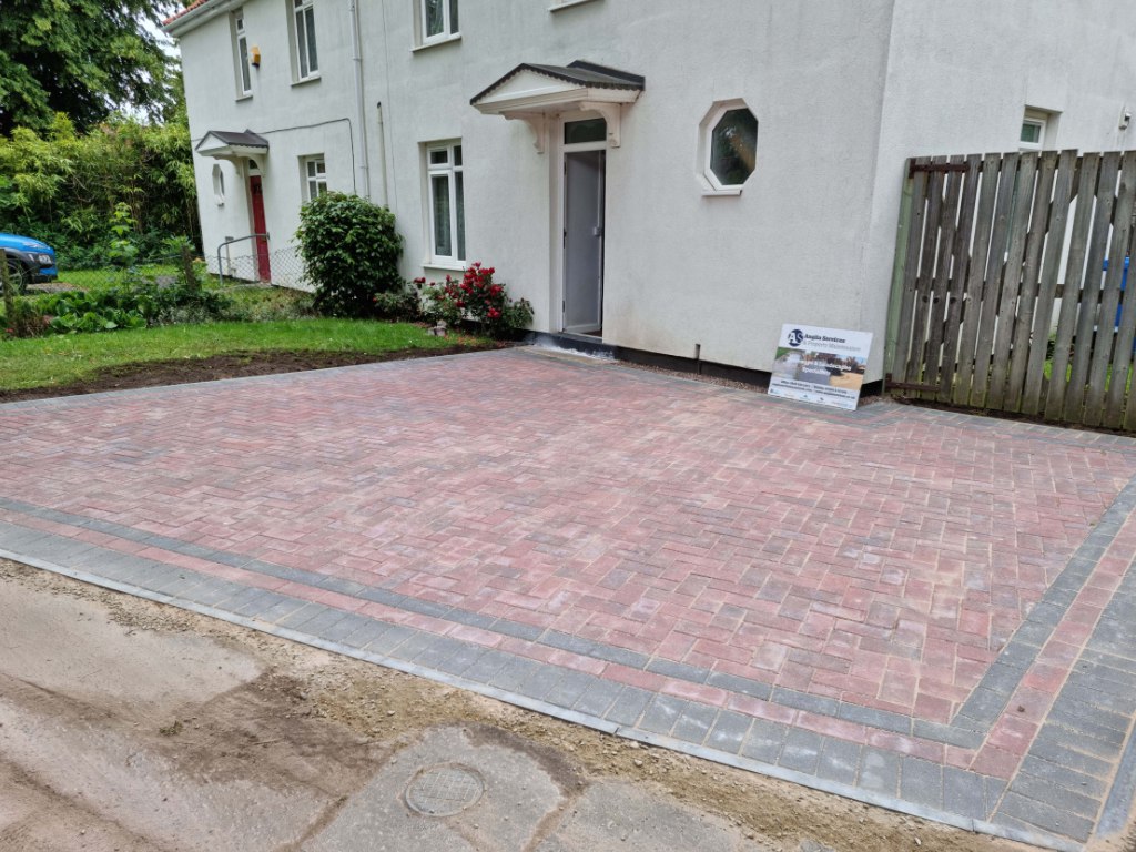 This is a newly installed block paved drive installed by Hitchin Driveways